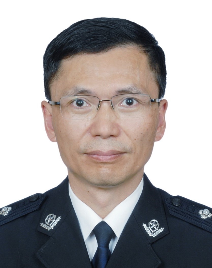 市人民政府副市长，市公安局党委书记、局长、督察长，市委政法委副书记(兼)：冯艳伟